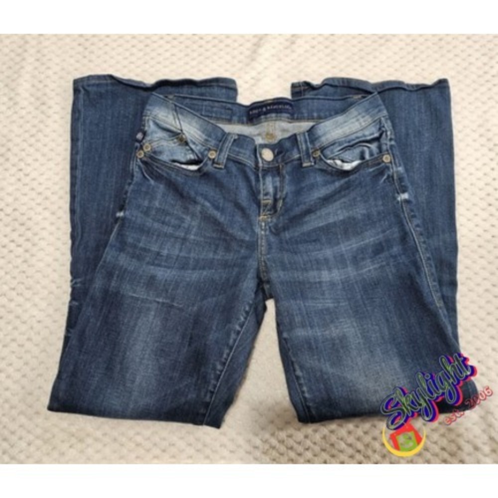 Rock & Republic Women's Blue Roth Flare Leg Denim Jeans Medium Wash Size 4m